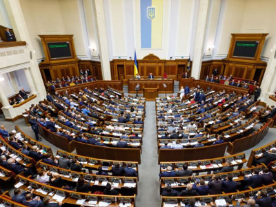 В Верховной Раде разгорелся скандал из-за продления военного положения