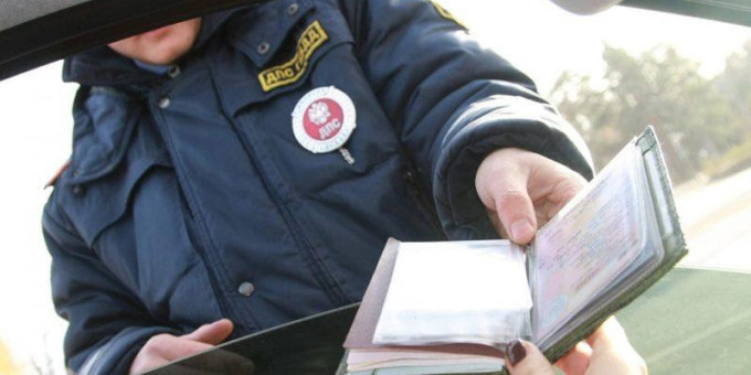 С 17 апреля выехавшим за город на авто будут аннулировать права: водителей ждет новый сюрприз