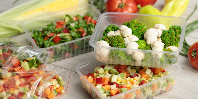 Из морозилки – в мусорку: никогда не замораживайте эти продукты